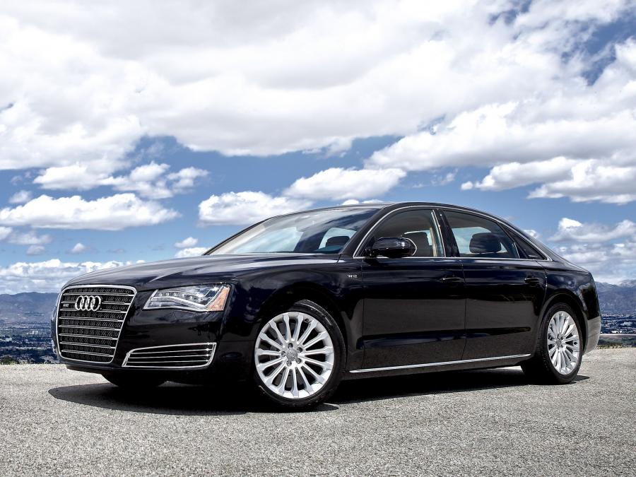  Audi A8 L W12 Quattro (D4) 2010 года  (NA) (фото 1 из 6)